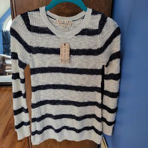 Pink Republic knit sweater - NWT - Navy and off white